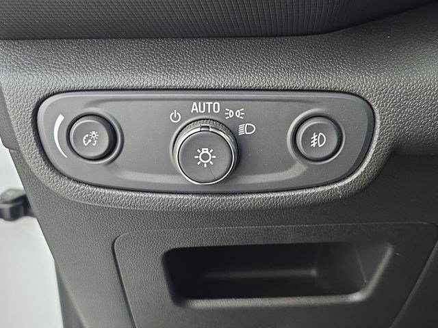 Used 2023 Chevrolet TrailBlazer RS w/ Sun and Liftgate Package image 25