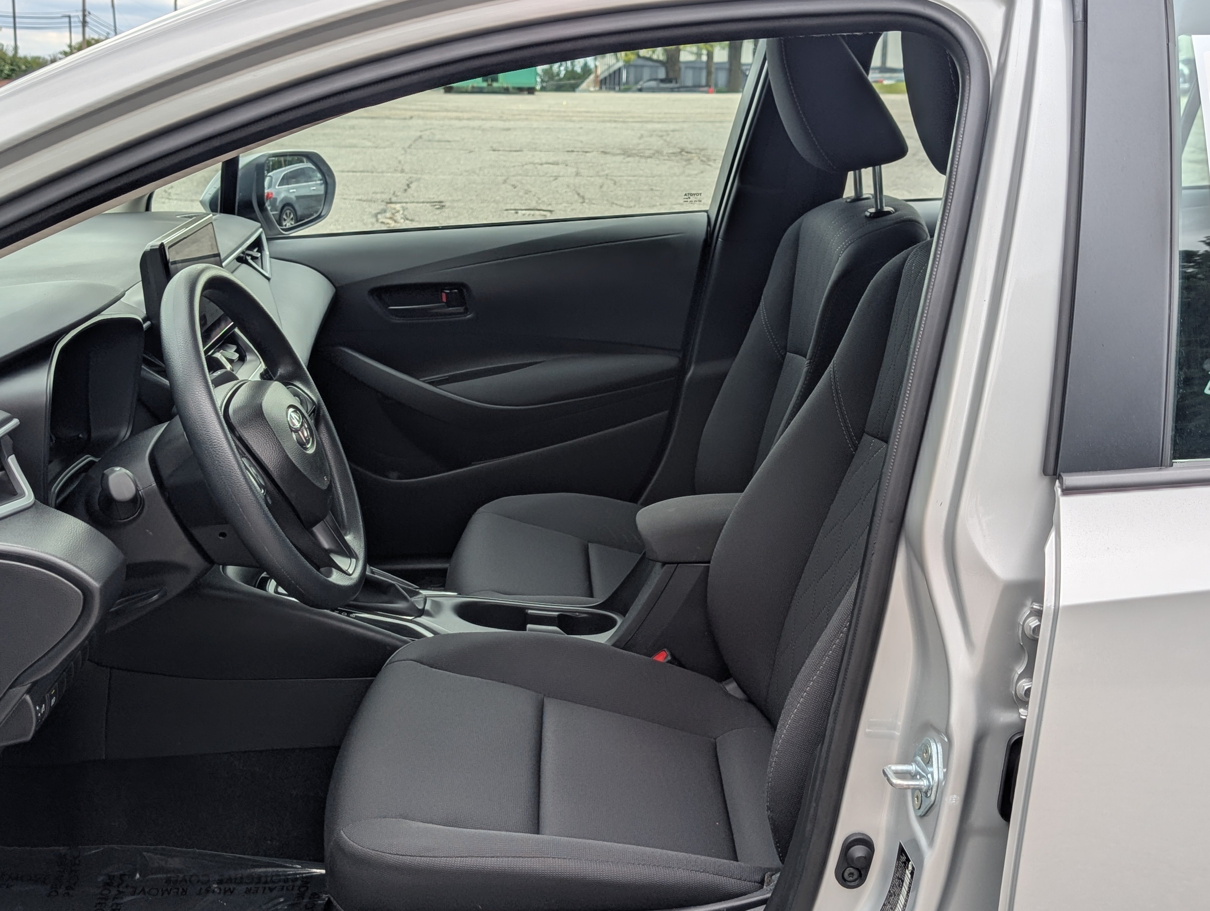 Used 2026 Toyota Corolla LE w/ LE Premium Package FWD image 15