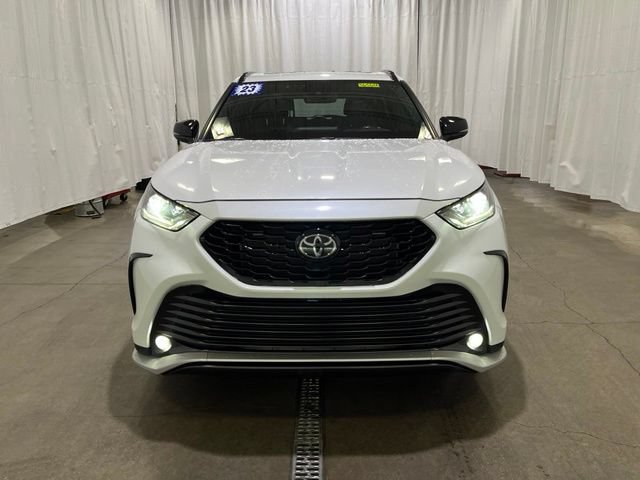 Used 2023 Toyota Highlander XSE AWD/4WD image 9