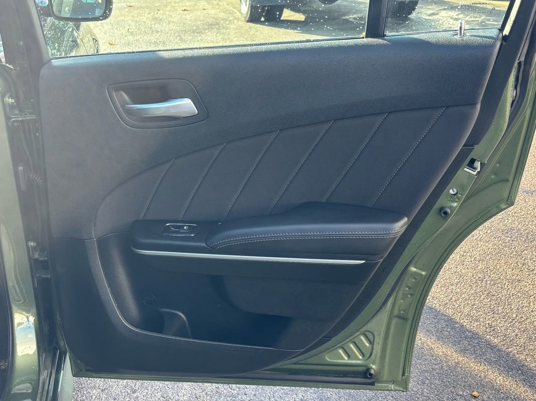 Used 2022 Dodge Charger Scat Pack w/ Driver Convenience Group image 17