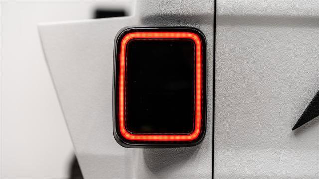 Used 2025 Jeep Gladiator Sport AWD/4WD image 16