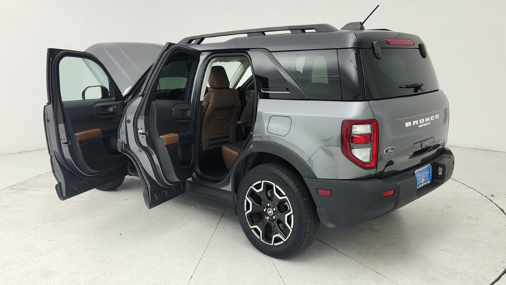 Used 2025 Ford Bronco Sport Outer Banks w/ Outer Banks Tech Package+ AWD/4WD image 11