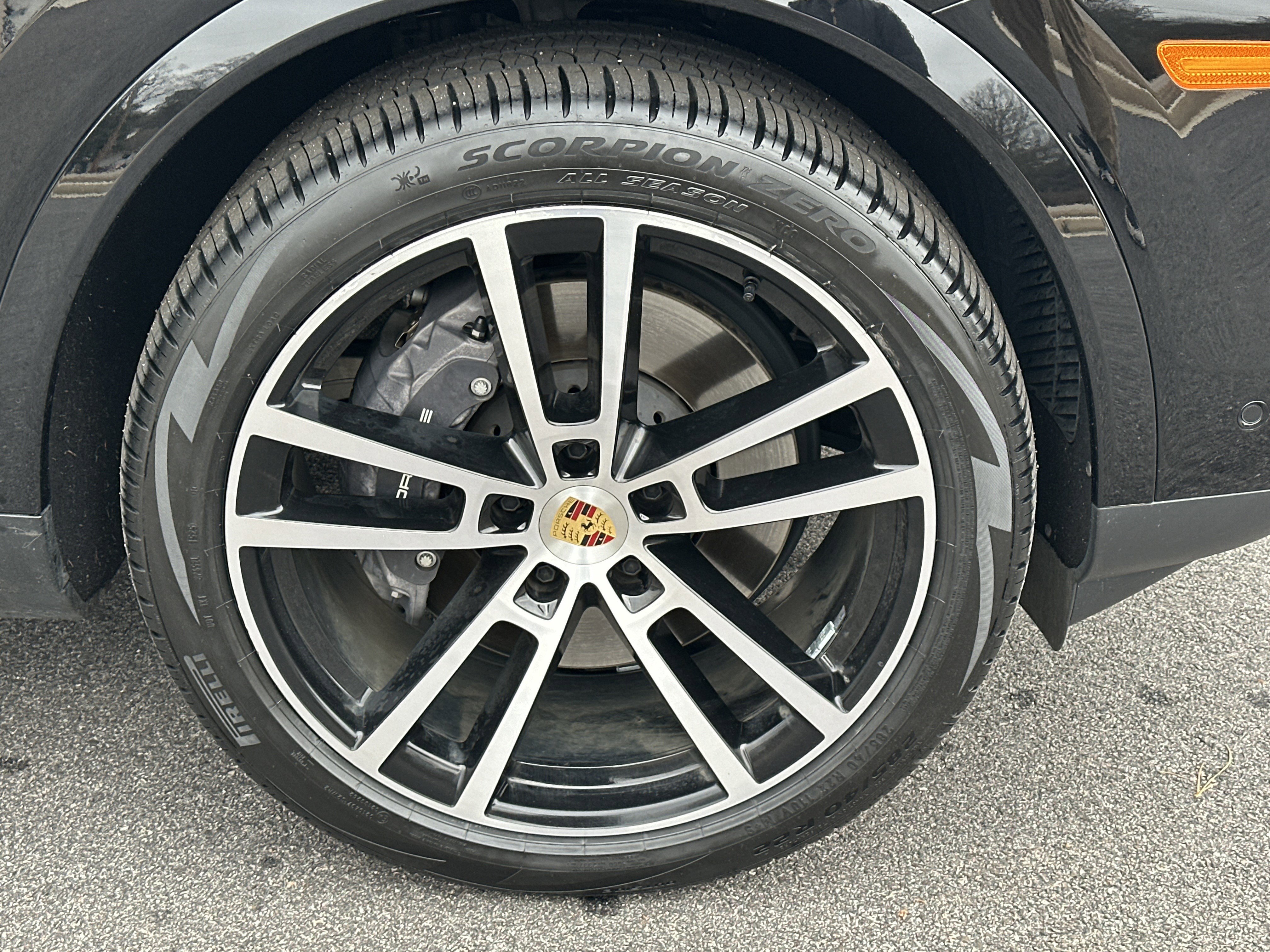 Used 2024 Porsche Cayenne Coupe image 13