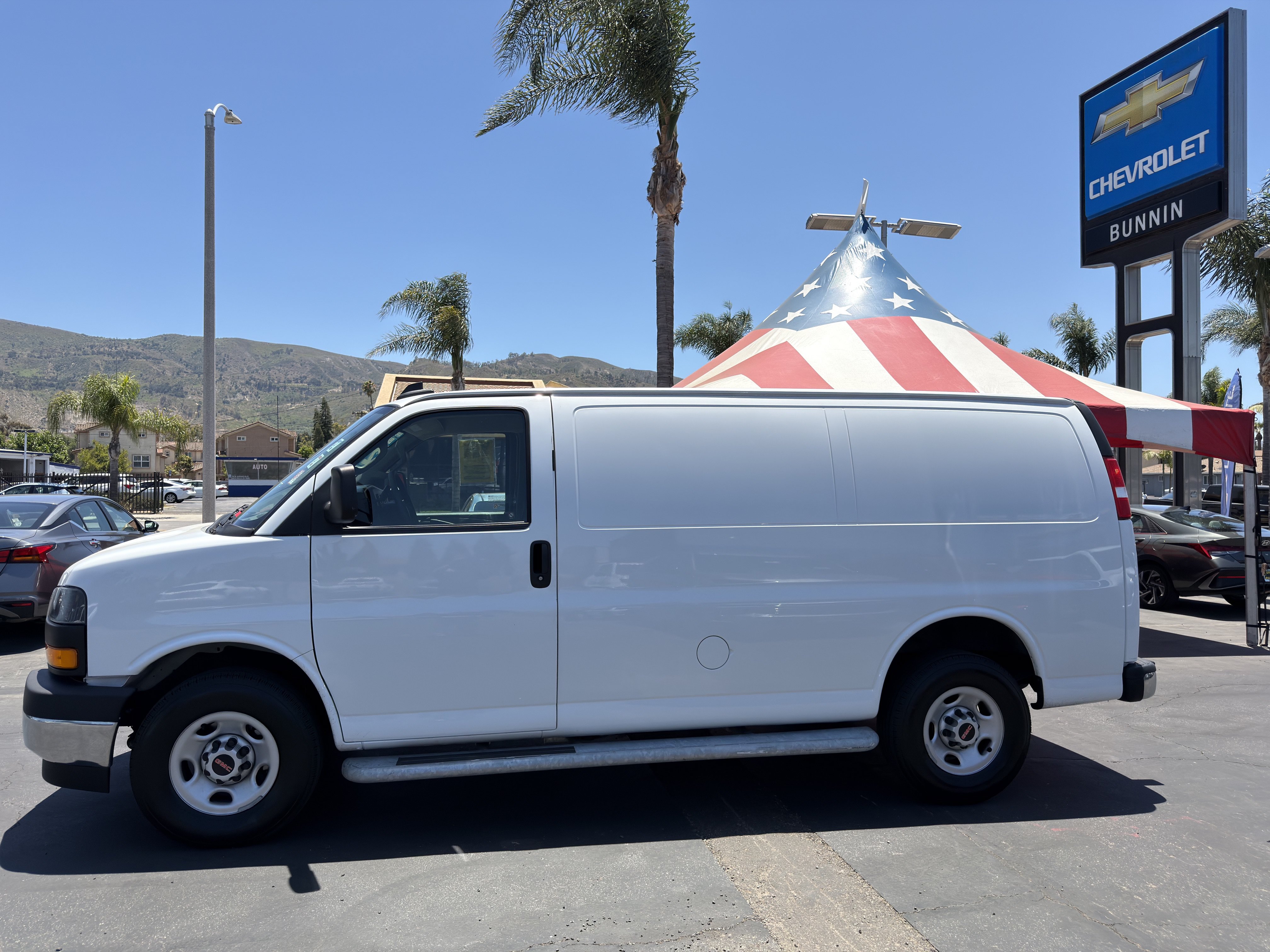 Used 2024 GMC Savana 2500 w/ Driver Convenience Package RWD image 5