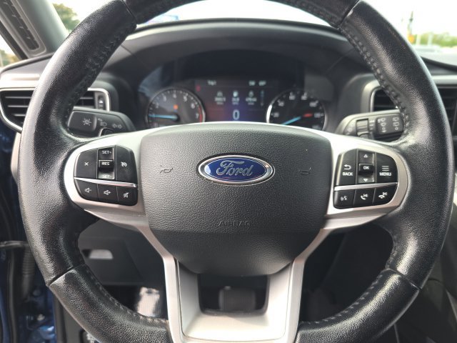 Used 2020 Ford Explorer XLT w/ Equipment Group 202A AWD/4WD image 16