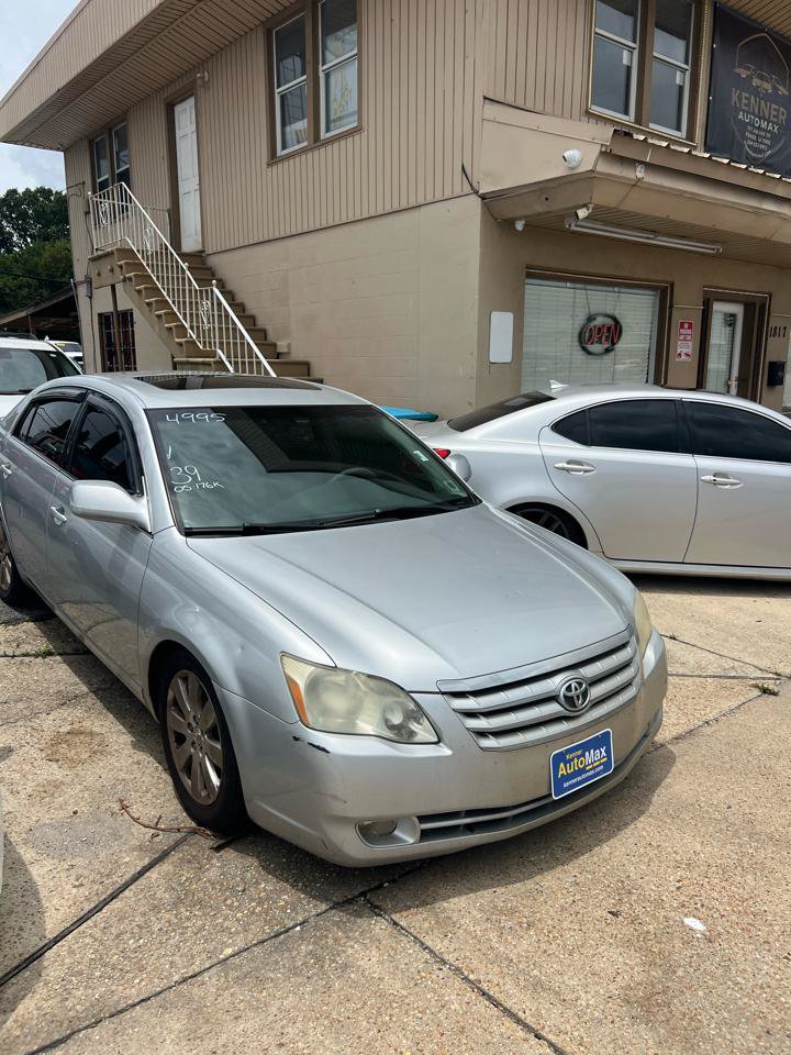 Used 2005 Toyota Avalon XL FWD image 2