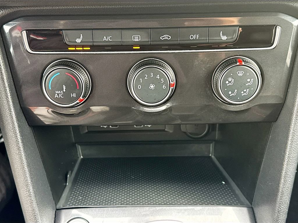 Used 2024 Volkswagen Tiguan SE image 17