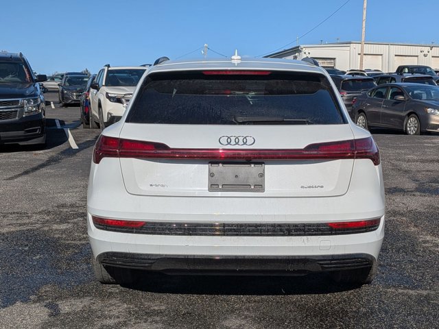 Used 2022 Audi e-tron Premium Plus w/ Premium Plus Package image 6