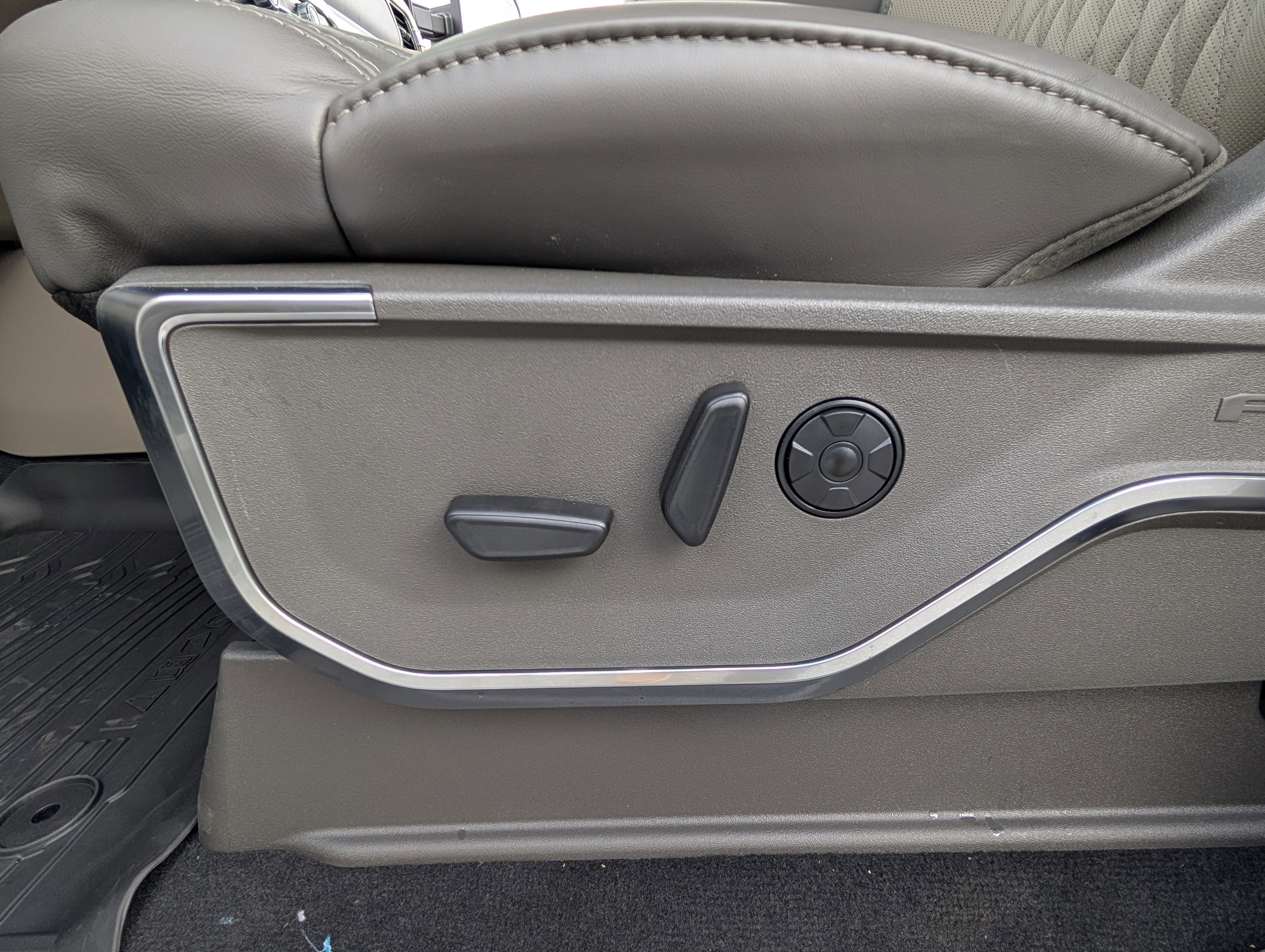 New 2026 Ford F350 Platinum w/ Platinum Plus Package image 22