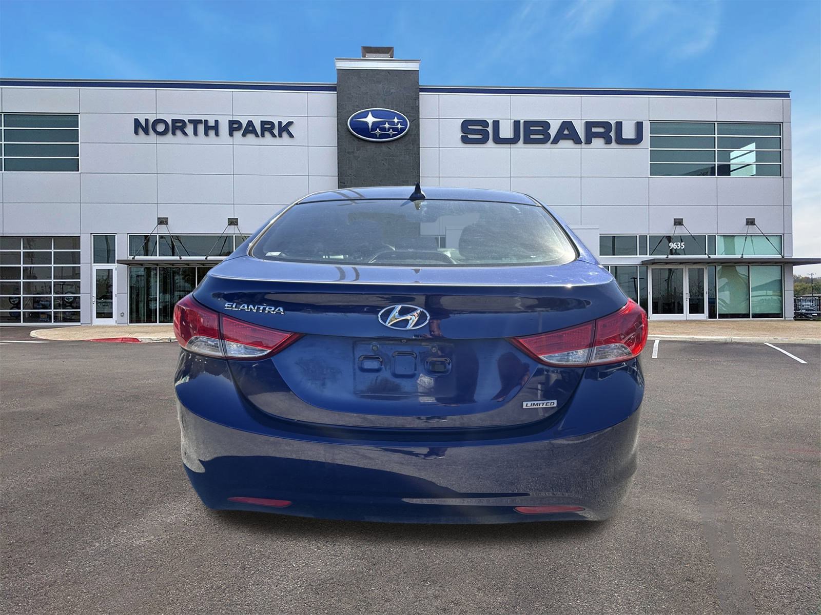 Used 2013 Hyundai Elantra Limited w/ Technology Pkg image 4