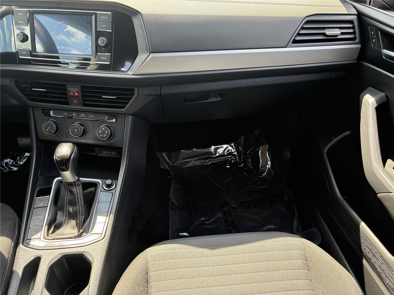 Certified 2024 Volkswagen Jetta S FWD image 28