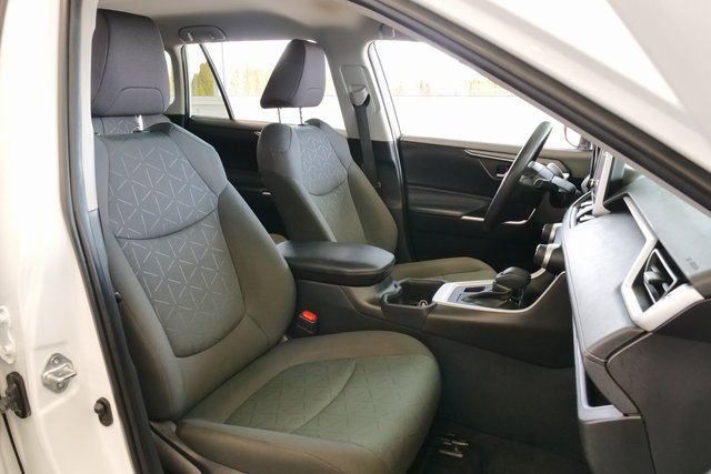 Used 2024 Toyota RAV4 XLE image 15