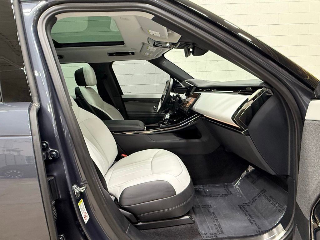 Used 2025 Land Rover Range Rover Sport Dynamic SE AWD/4WD image 39