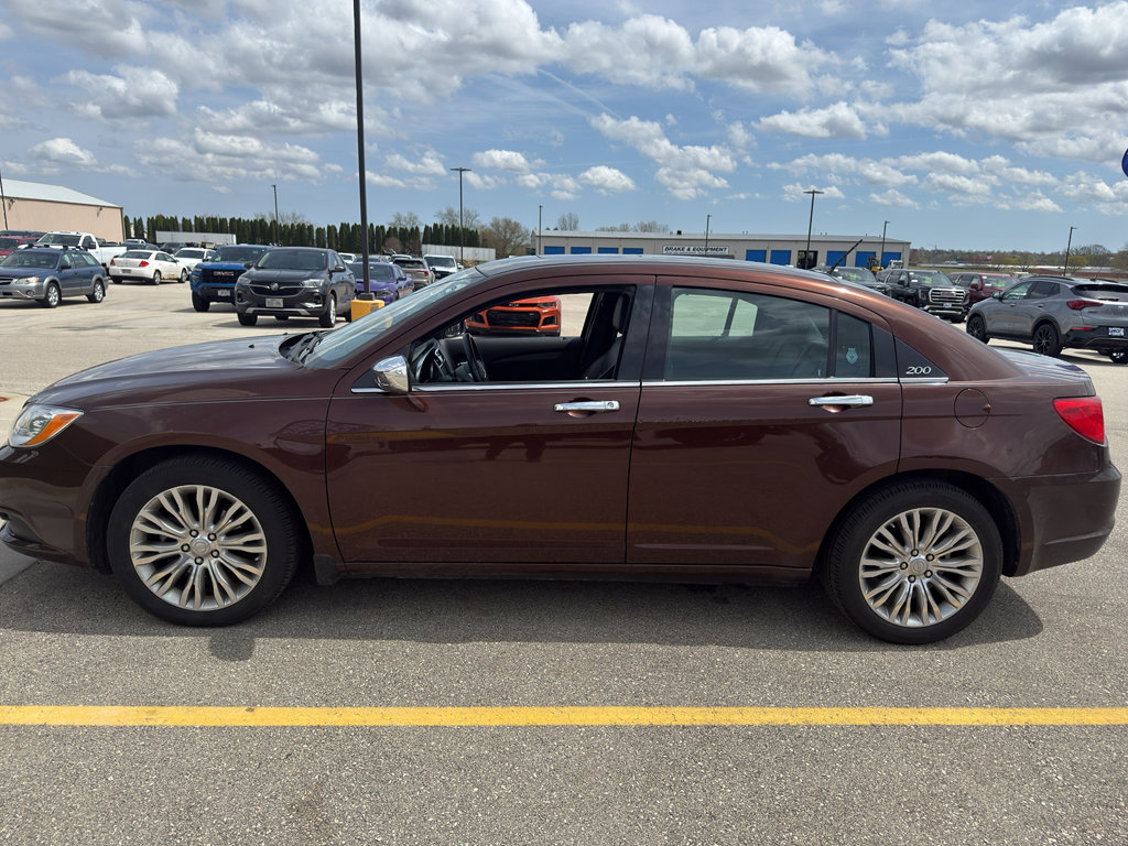 Used 2012 Chrysler 200 Limited w/ Sun/Sound Group FWD image 2