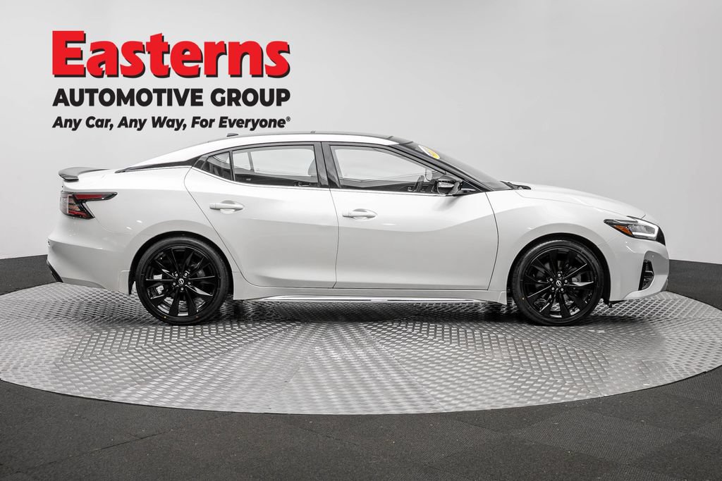 Used 2023 Nissan Maxima SR w/ Sport Mat Group FWD image 4