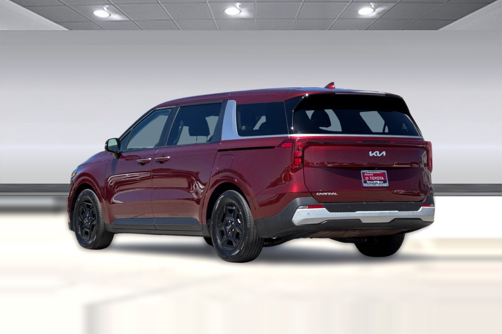 Used 2026 Kia Carnival FWD image 3