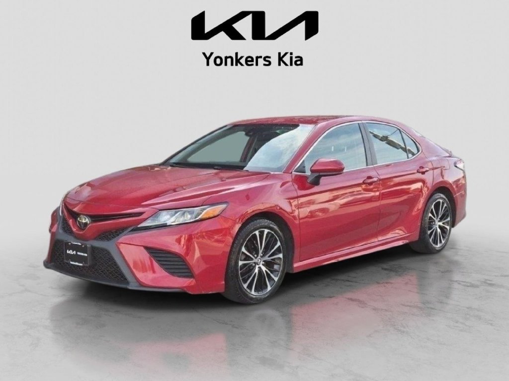 Used 2019 Toyota Camry SE FWD image 1