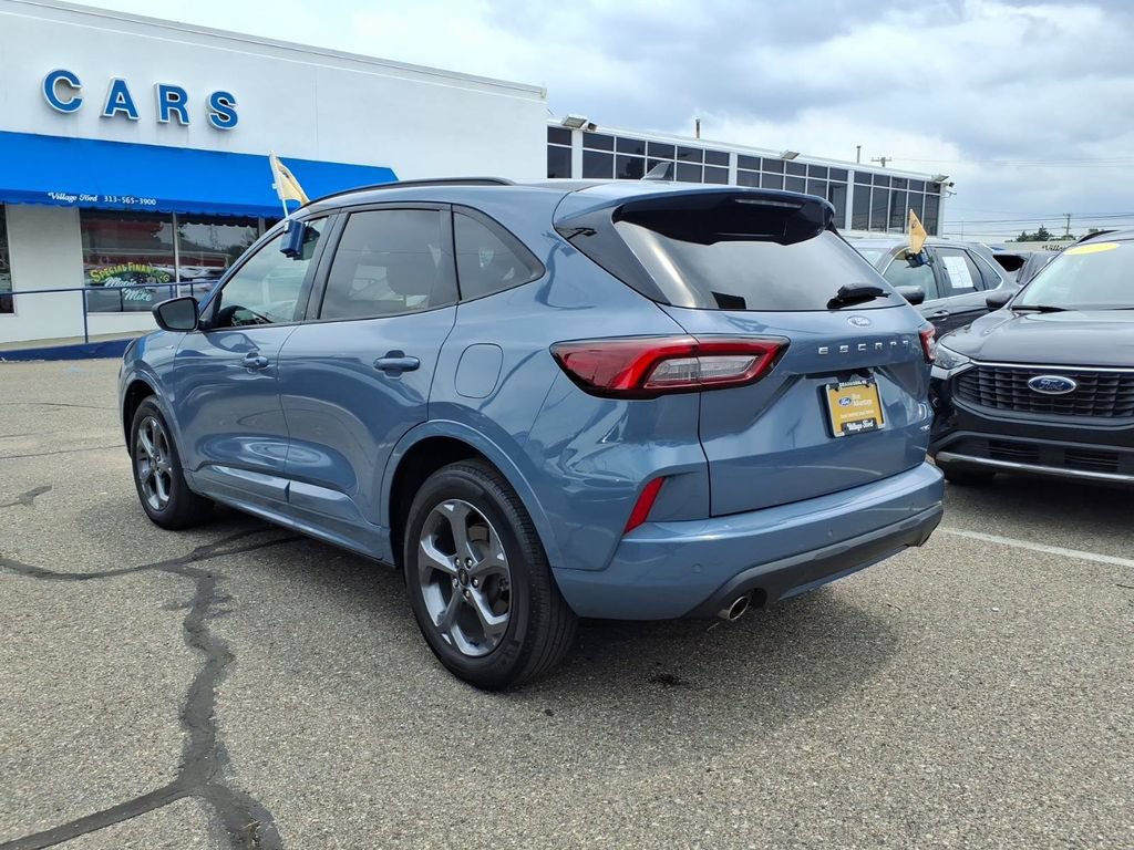 Certified 2024 Ford Escape ST-Line w/ Tech Pack #1 AWD/4WD image 9