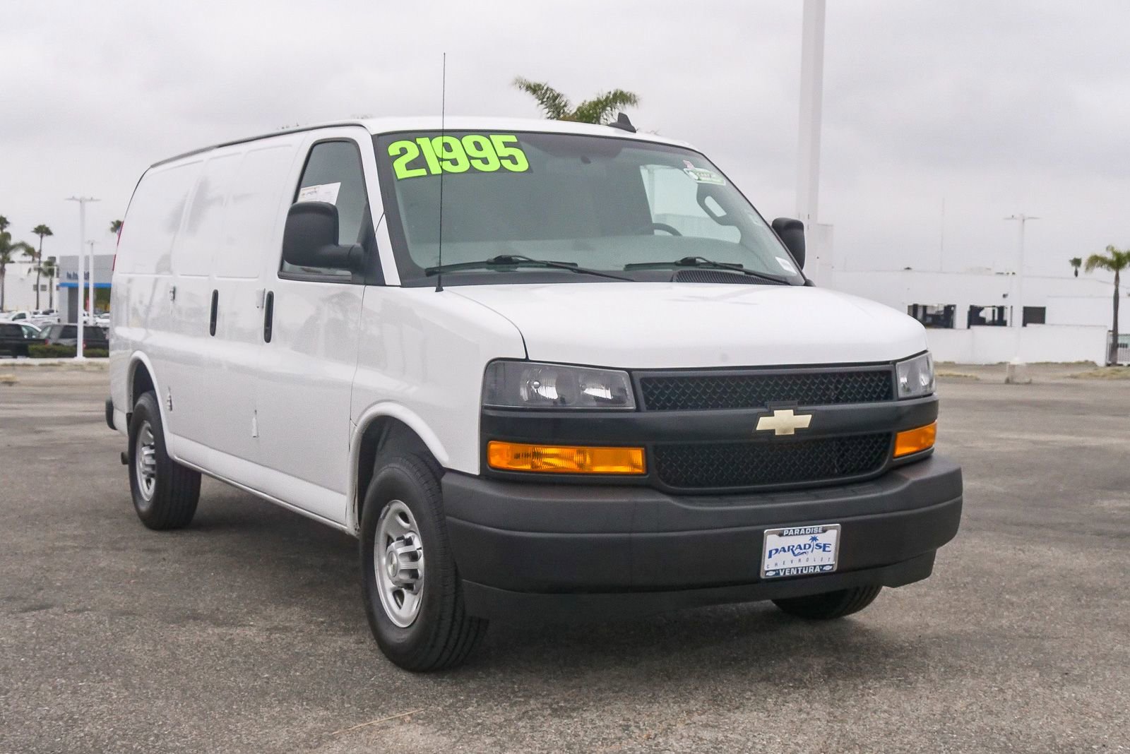 Used 2021 Chevrolet Express 2500 RWD image 3
