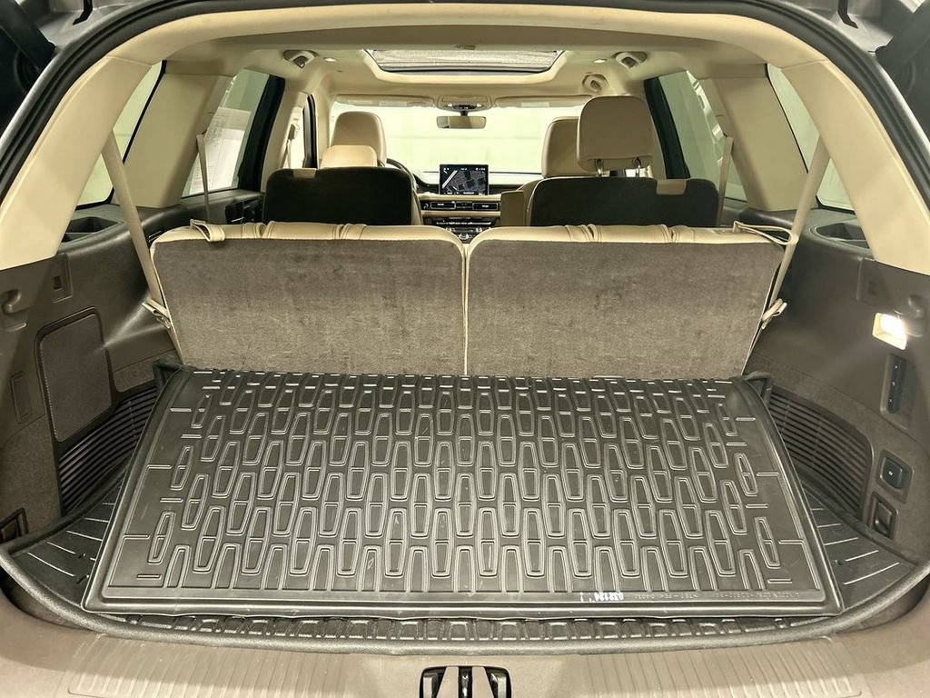 Used 2023 Lincoln Aviator Reserve w/ Equipment Group 201A AWD/4WD image 24