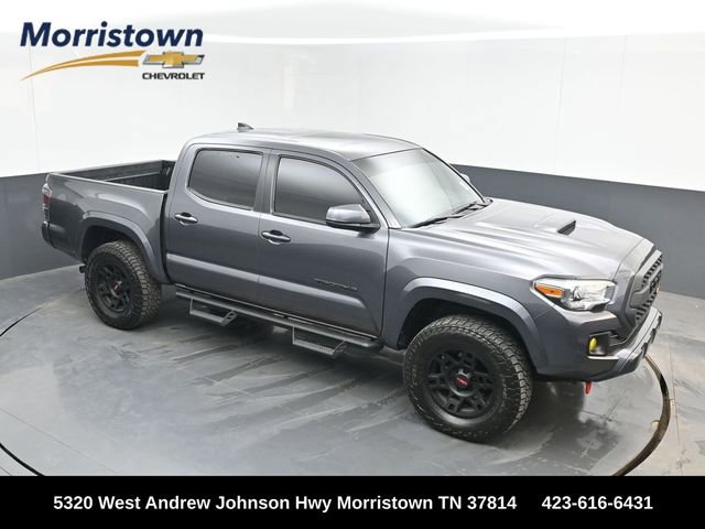 Used 2017 Toyota Tacoma TRD Sport AWD/4WD image 1