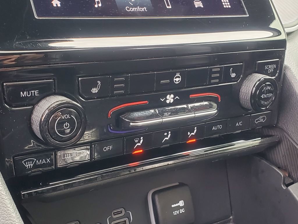 Used 2024 Jeep Grand Cherokee Altitude AWD/4WD image 26