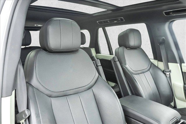 Used 2024 Land Rover Range Rover Long Wheelbase SE AWD/4WD image 28