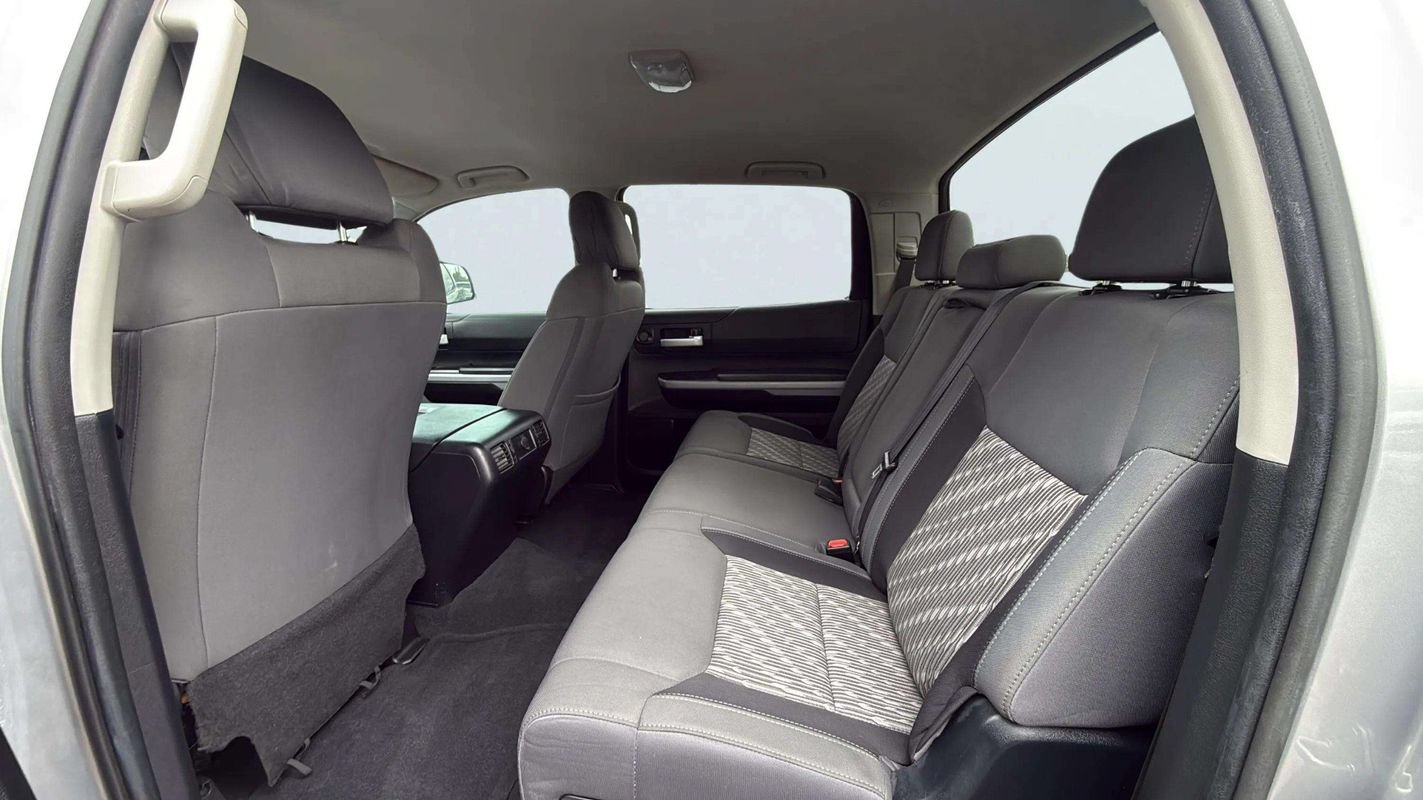 Used 2020 Toyota Tundra SR5 w/ SR5 Convenience Package AWD/4WD image 19