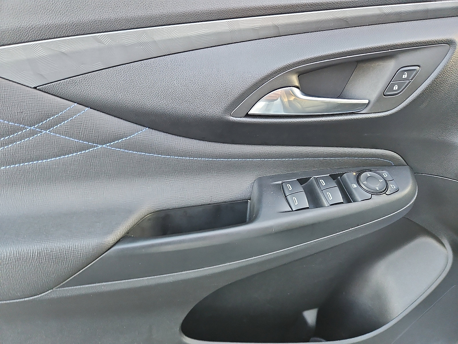 Certified 2024 Buick Envista Sport Touring w/ Advanced Safety Package image 12