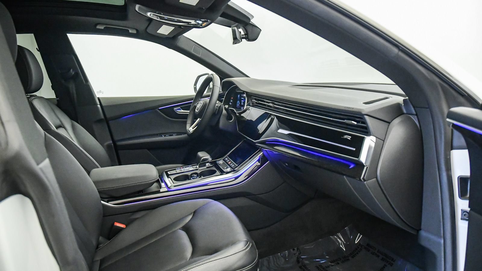 Used 2019 Audi Q8 Premium Plus AWD/4WD image 20
