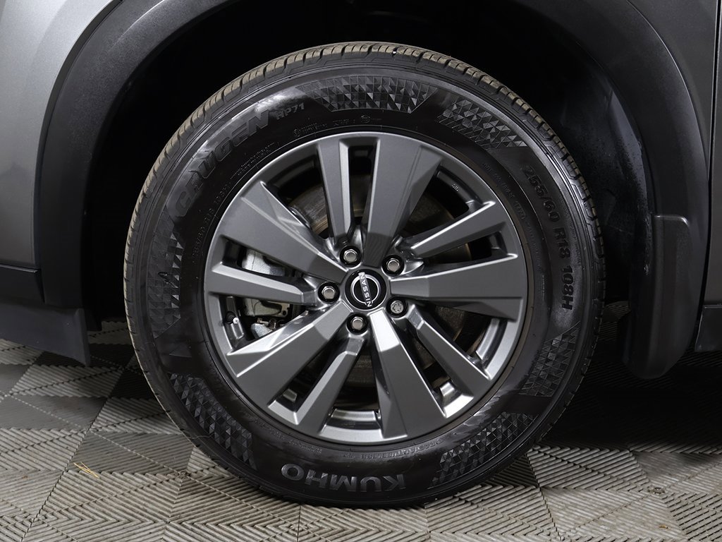 Used 2024 Nissan Pathfinder S image 19