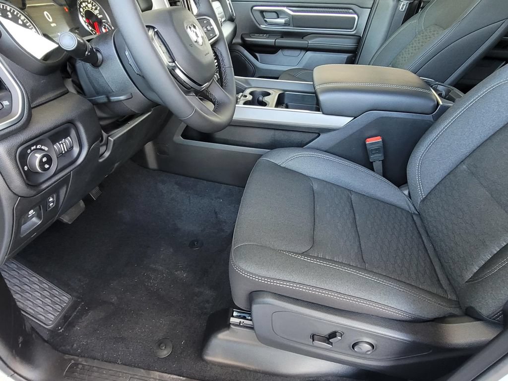 New 2025 RAM 1500 Big Horn AWD/4WD image 6