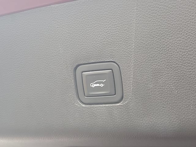 Certified 2020 Chevrolet Traverse High Country w/ LPO, Floor Liner Package AWD/4WD image 8