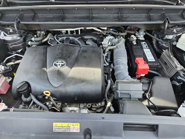 Used 2021 Toyota Highlander XLE image 22