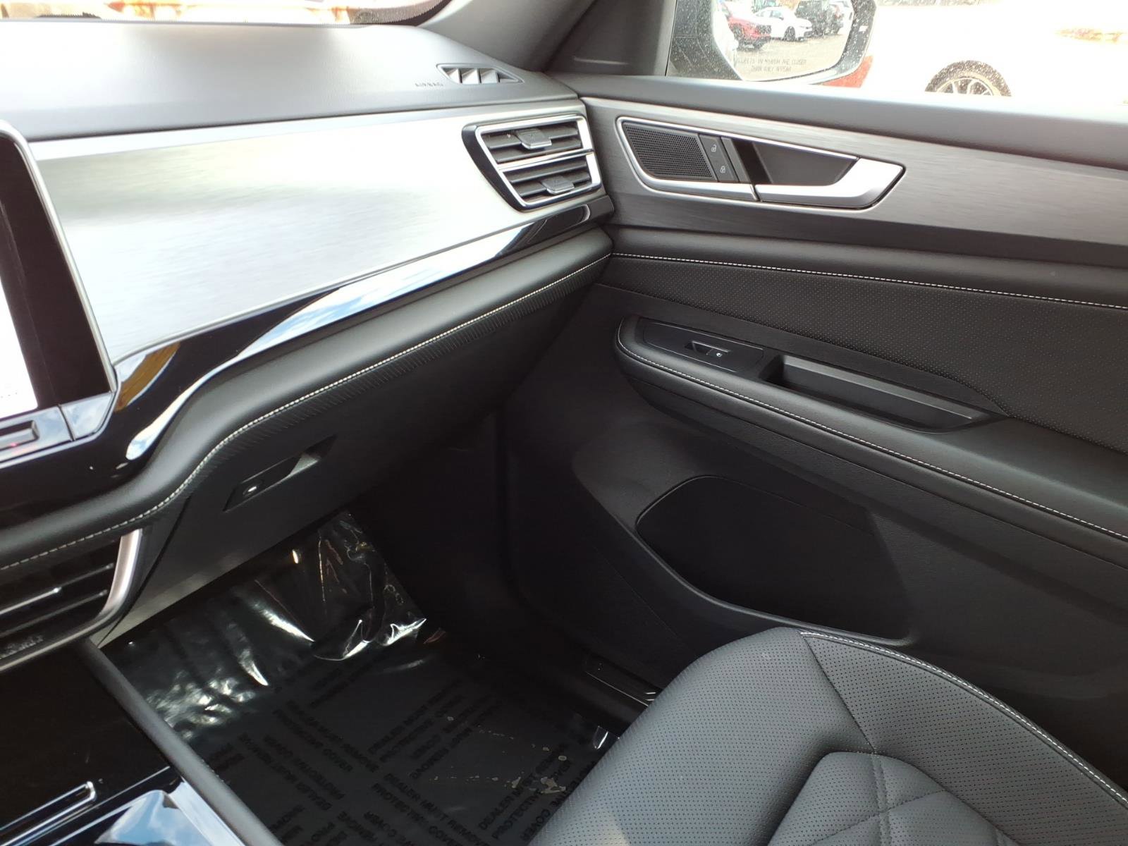 Used 2025 Volkswagen Atlas Cross Sport SE image 20