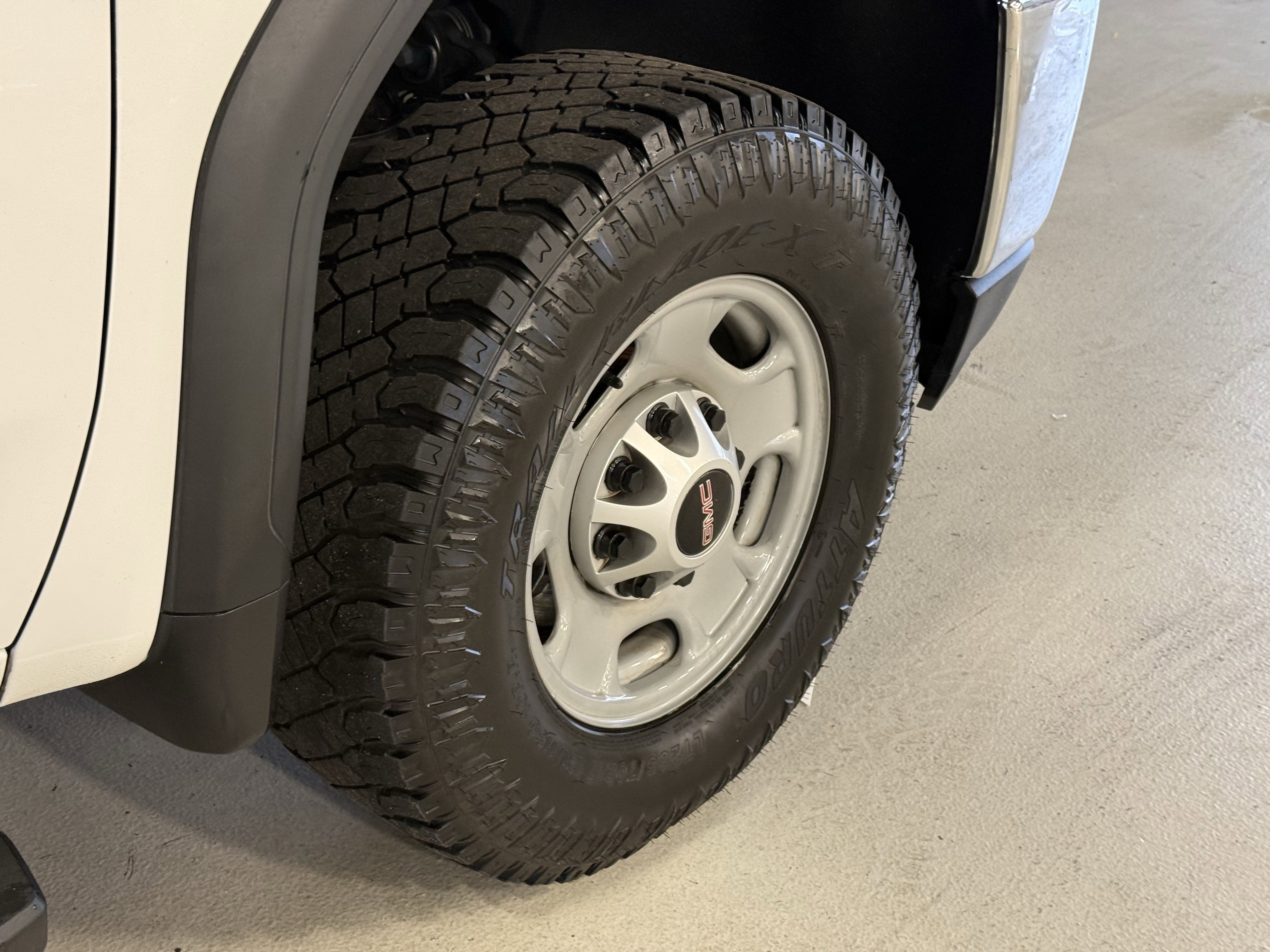 Used 2021 GMC Sierra 2500 4x4 Crew Cab w/ Convenience Package image 12