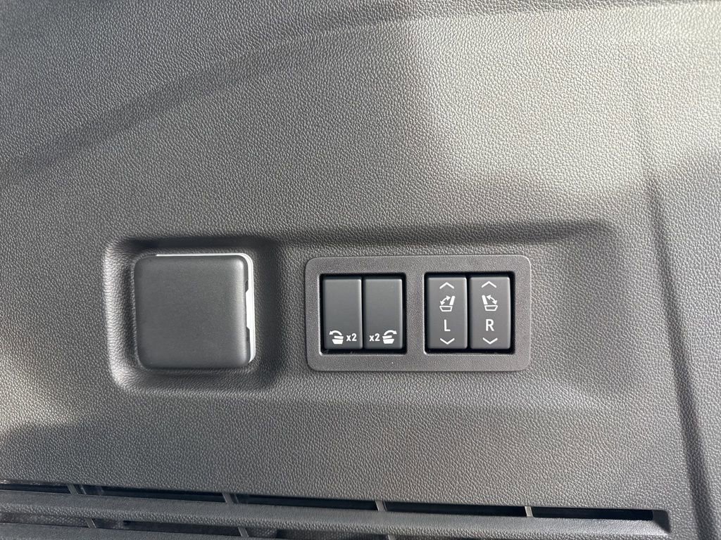 New 2026 GMC Yukon XL Denali image 32