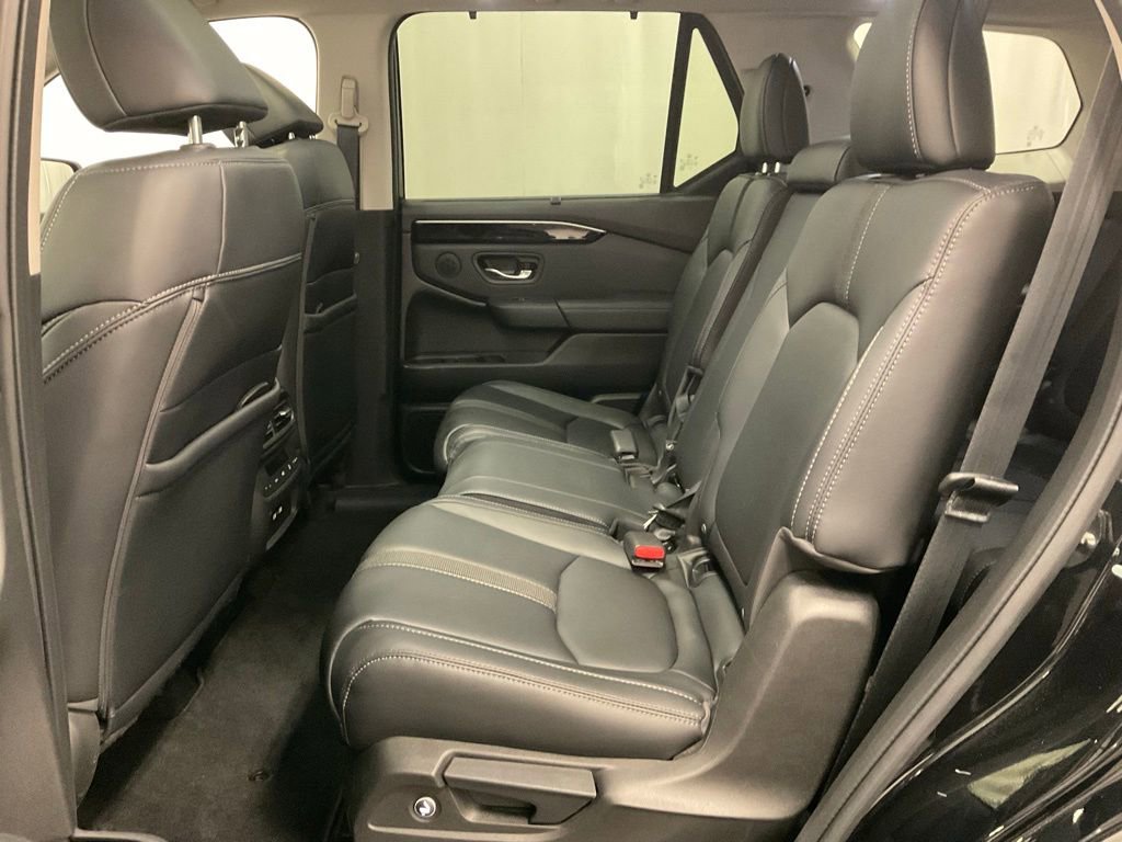 Used 2023 Honda Pilot Touring image 32