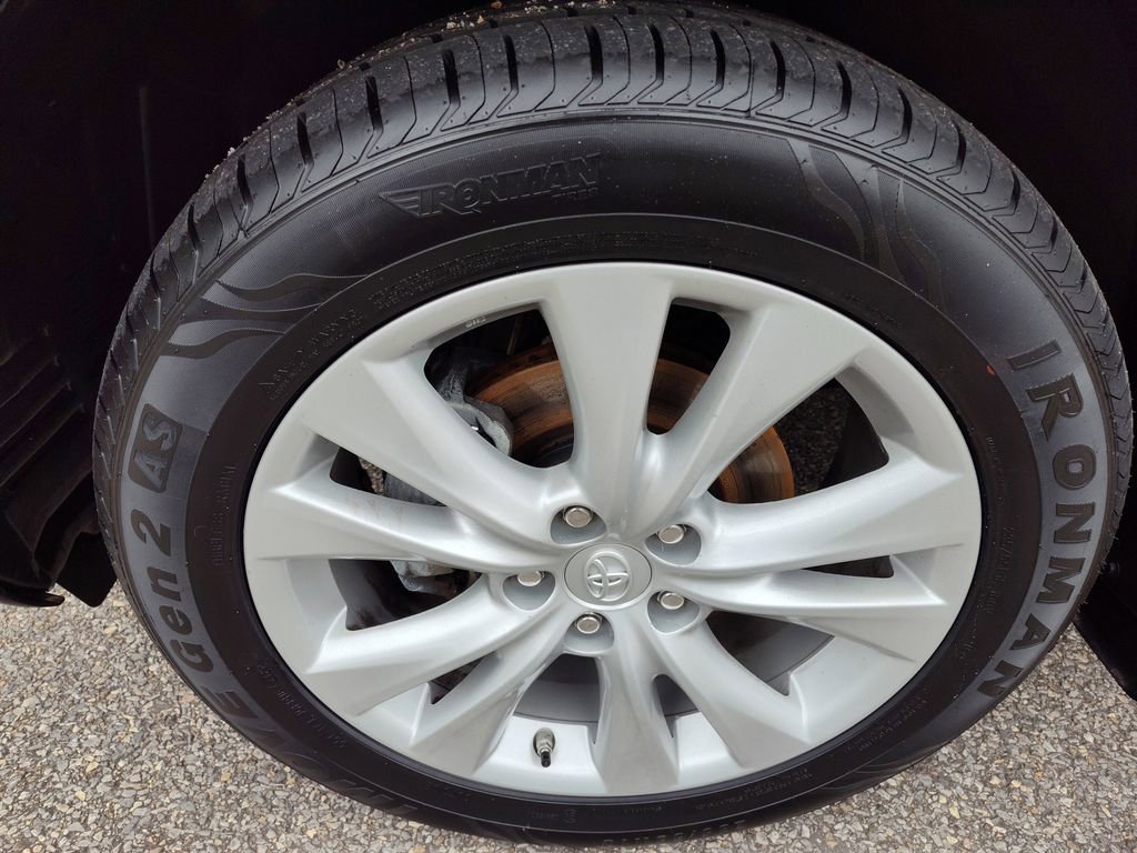 Used 2015 Toyota RAV4 Limited image 10