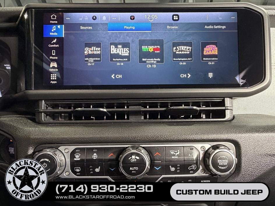 Used 2024 Jeep Wrangler Unlimited w/ Convenience Group AWD/4WD image 26