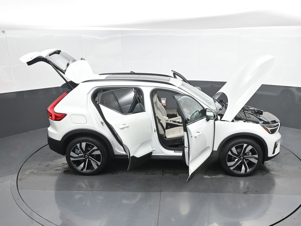 New 2026 Volvo XC40 B5 Ultra w/ Climate Package AWD/4WD image 49