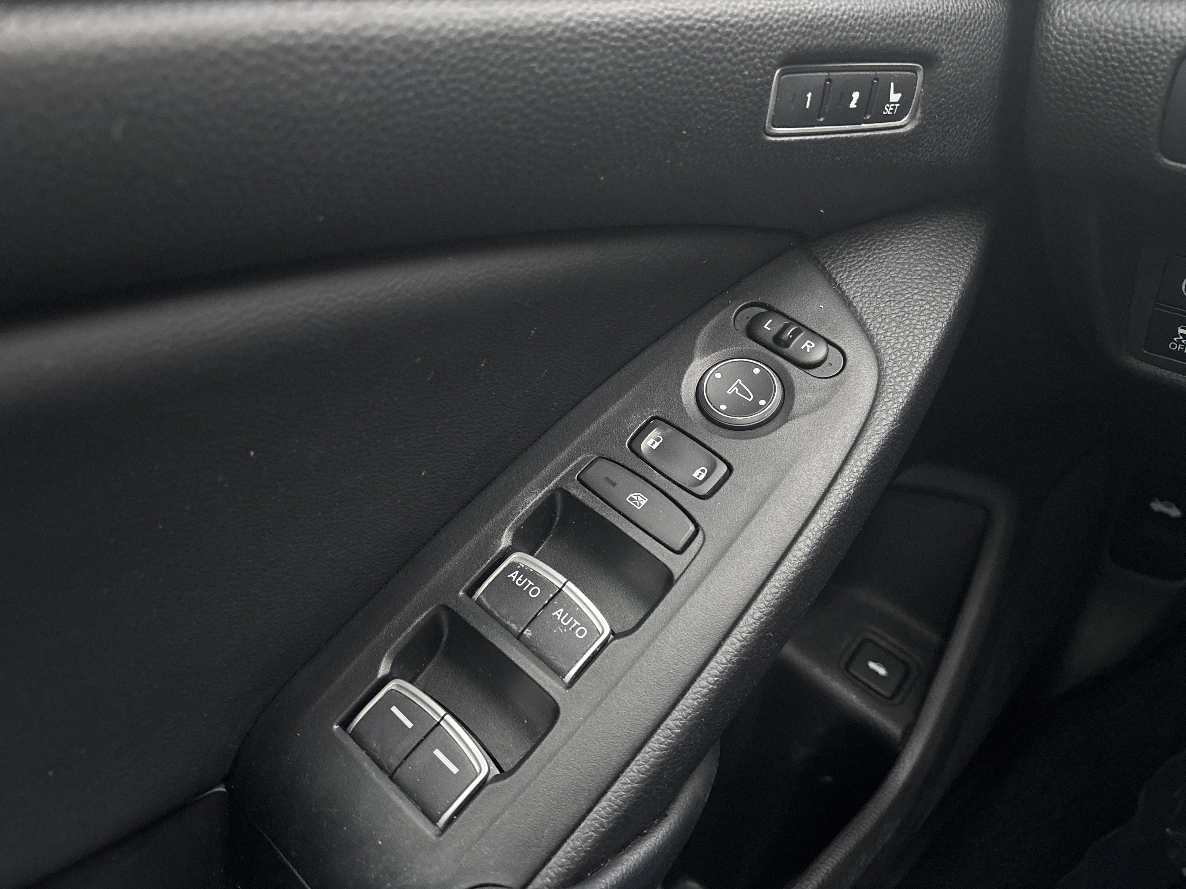 Used 2018 Honda Accord EX-L image 28