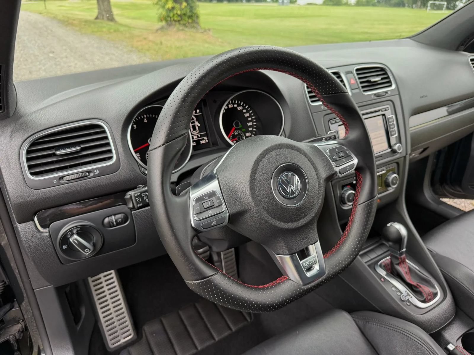 Used 2010 Volkswagen GTI 2-Door FWD image 86