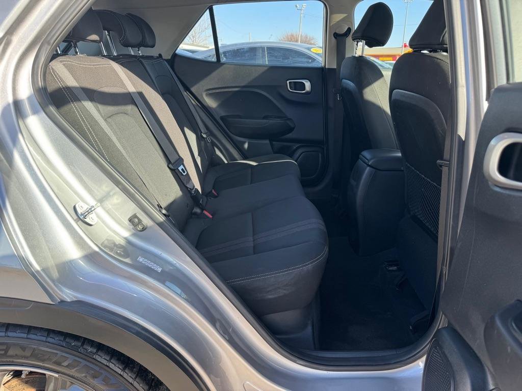 Used 2023 Hyundai Venue SEL image 14