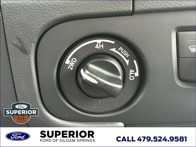 Used 2025 Nissan Frontier PRO-4X AWD/4WD image 23