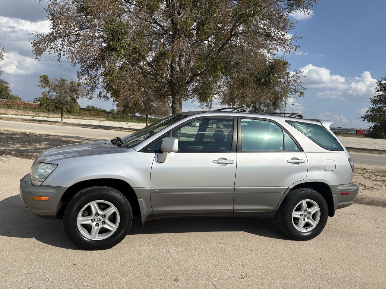 Used 2001 Lexus RX 300 w/ Premium Pkg Plus FWD image 8