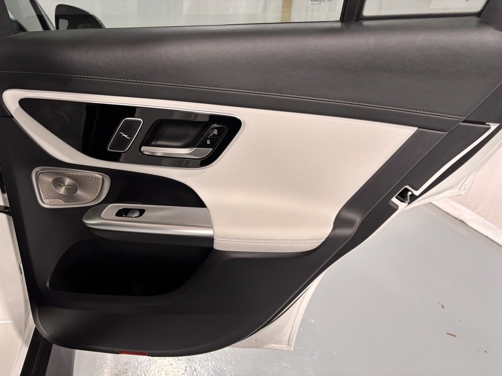 Used 2026 Mercedes-Benz GLC 300 4MATIC image 26