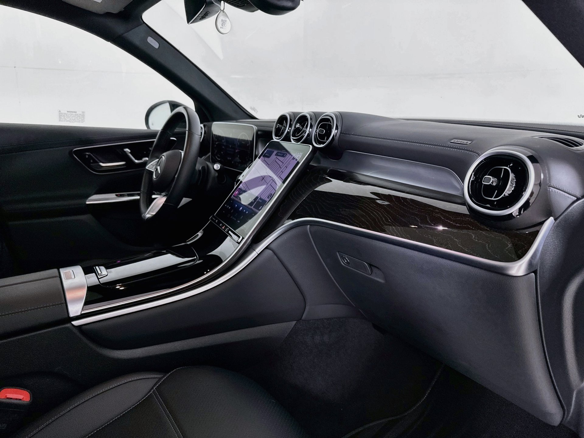 Certified 2024 Mercedes-Benz GLC 300 4MATIC image 32