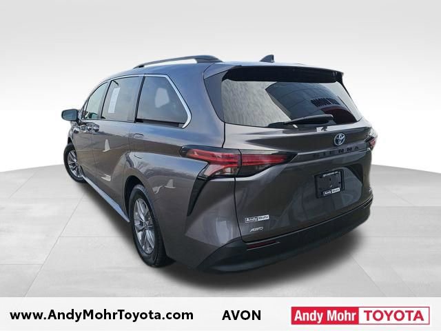 Used 2022 Toyota Sienna XLE w/ XLE Plus Package image 5