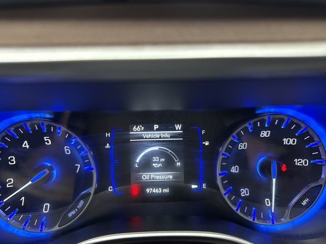 Used 2024 Chrysler Voyager LX image 7